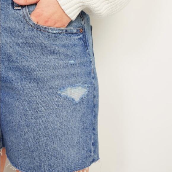 Old Navy med wash High Waisted  Slouchy Straight Cutoff Jean Shorts - Picture 4 of 14